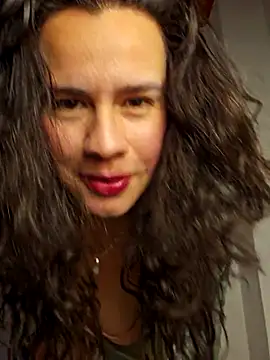 Snapshot of _ChloeRed chatting on April 2, 3:42 pm ChloeRed online show from April 2, 3:42 pm