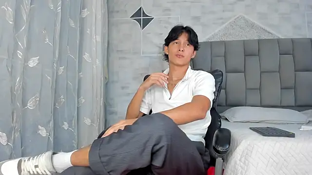 SalvatoreBenford online show from February 5, 5:01 am