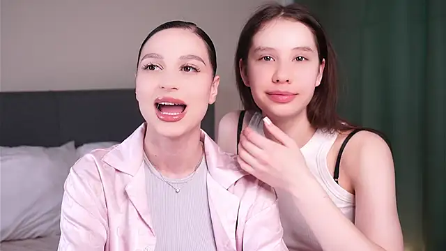 Snapshot of ZofiaSoshnik chatting on February 14, 7:05 am ZofiaSoshnik online show from February 14, 7:05 am