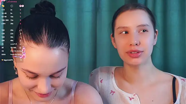 Snapshot of ZofiaSoshnik chatting on April 1, 6:36 am ZofiaSoshnik online show from April 1, 6:36 am