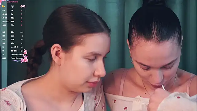 Snapshot of ZofiaSoshnik chatting on April 2, 8:01 am ZofiaSoshnik online show from April 2, 8:01 am