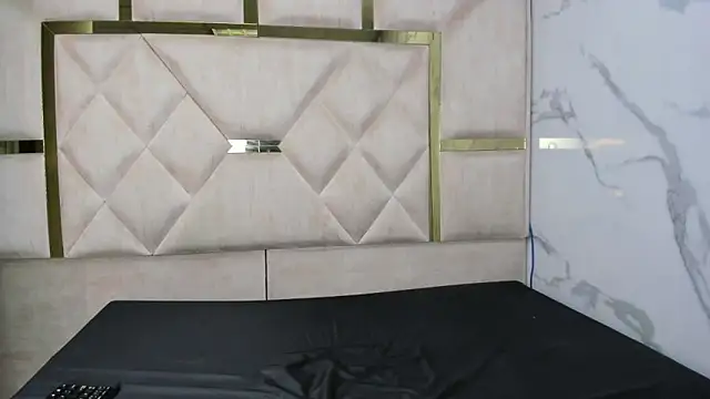 Snapshot of KendallArdent chatting on March 30, 3:46 pm KendallArdent online show from March 30, 3:46 pm