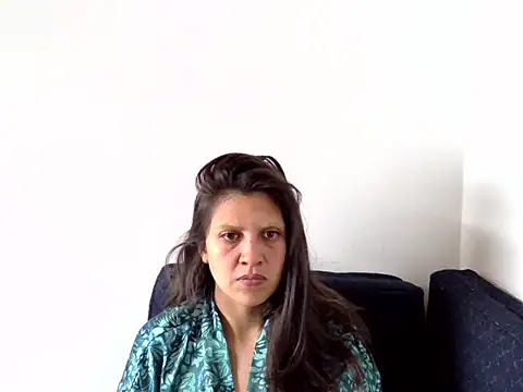 Julianaaldana online show from February 11, 4:34 pm