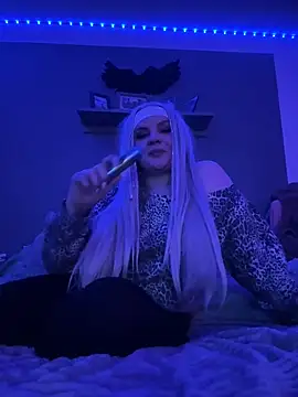 HannahCream online show from February 3, 7:30 pm