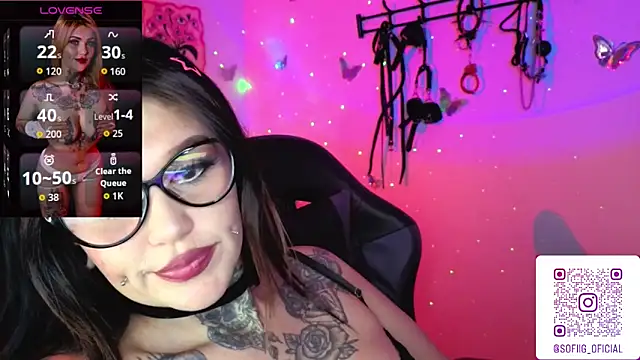 Snapshot of Zoeee_001 chatting on March 4, 10:27 pm Zoeee 001 online show from March 4, 10:27 pm