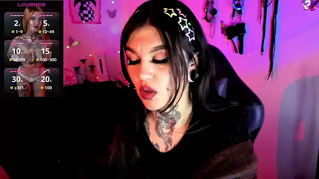 Snapshot of Zoeee_001 chatting on March 8, 4:16 am Zoeee 001 online show from March 8, 4:16 am