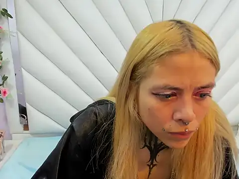 Dakota Angell  online show from February 5, 3:00 am