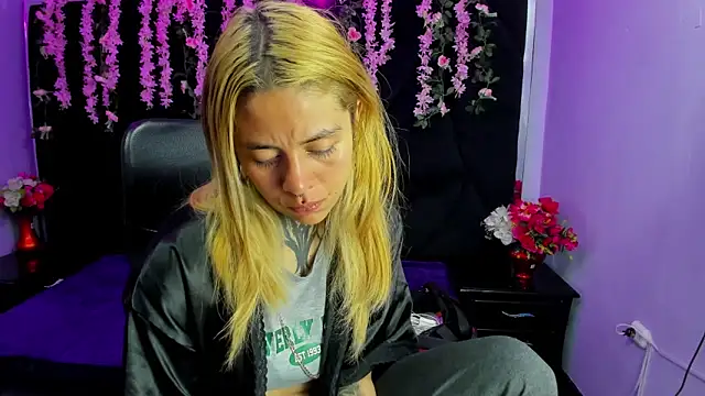 Dakota Angell  online show from February 15, 3:14 am