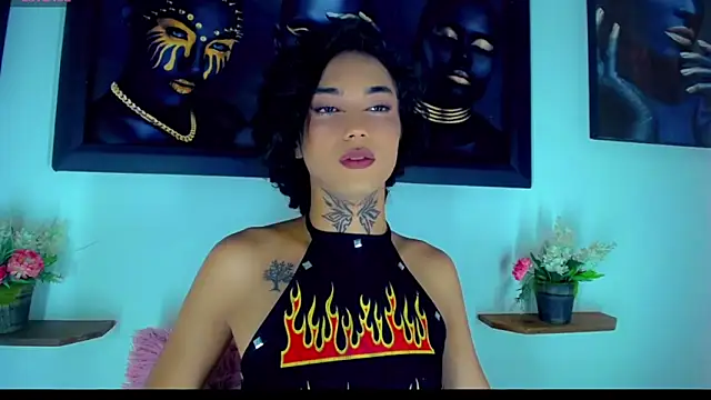 Darianna Atehortua online show from February 18, 9:00 pm