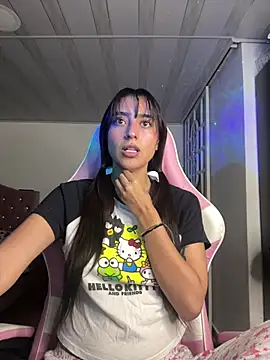 Snapshot of kuromi_x chatting on February 14, 9:39 am kuromi x online show from February 14, 9:39 am