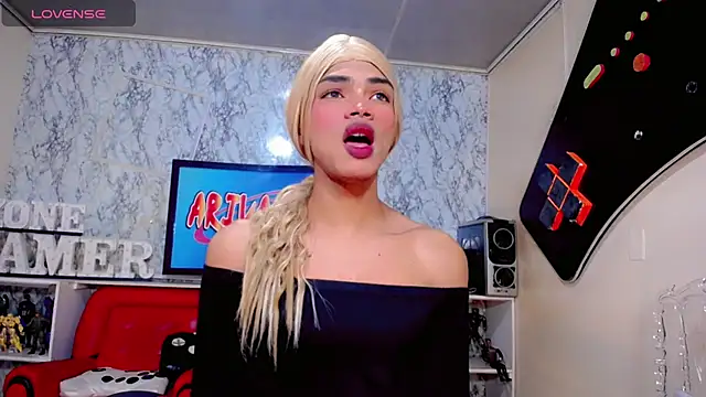 Karol Vanessa   online show from May 18, 12:11 pm