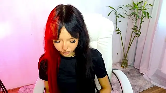   Amiraa online show from February 5, 11:04 am