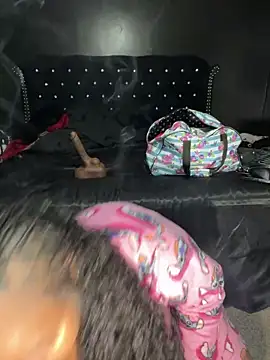 Snapshot of tipheragain chatting on April 4, 8:01 am tipheragain online show from April 4, 8:01 am