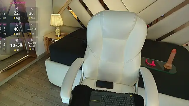 Nia Crawford online show from March 29, 4:23 am