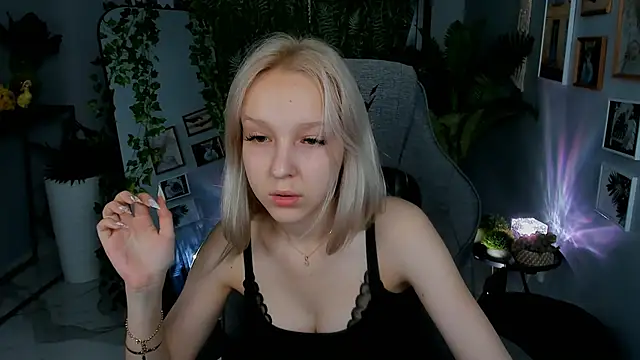 MaoqiBeverly online show from May 19, 8:20 am
