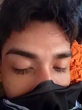 maximoluna online show from February 2, 8:07 pm