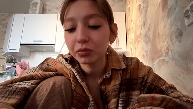 Eliza Perucves online show from February 5, 12:54 pm