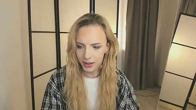 Snapshot of Tiffany__King chatting on March 14, 8:25 pm Tiffany King online show from March 14, 8:25 pm