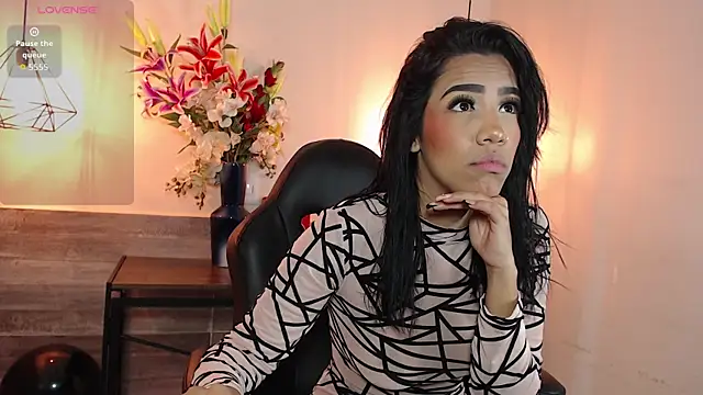 MiaKarsson online show from March 29, 12:05 pm