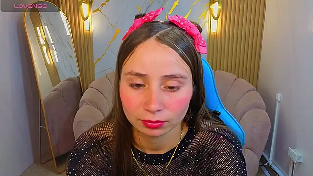 Snapshot of Ariana18_b chatting on March 20, 12:54 pm Ariana18 b online show from March 20, 12:54 pm