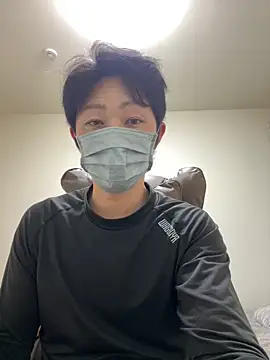 Snapshot of K0U-123 chatting on March 5, 2:02 pm K0U-123 online show from March 5, 2:02 pm