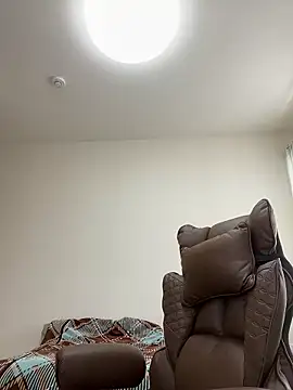 Snapshot of K0U-123 chatting on March 13, 1:56 am K0U-123 online show from March 13, 1:56 am