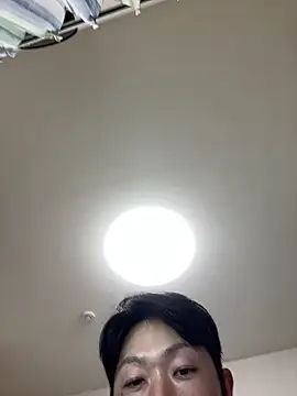 Snapshot of K0U-123 chatting on March 19, 3:16 pm K0U-123 online show from March 19, 3:16 pm