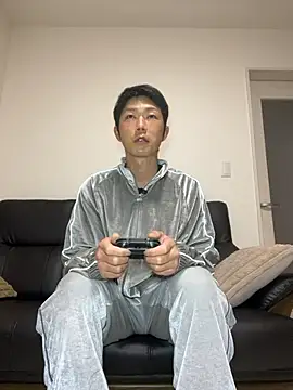 Snapshot of K0U-123 chatting on March 21, 3:48 pm K0U-123 online show from March 21, 3:48 pm