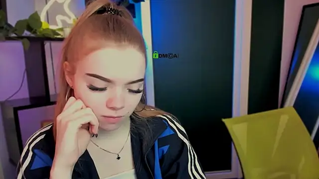 arianaa cat online show from March 22, 6:28 am