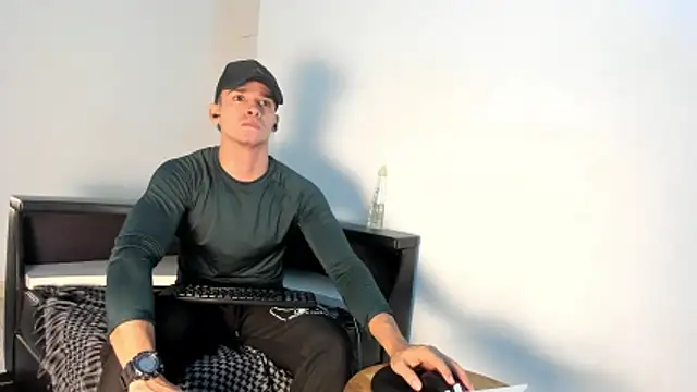 CRISTHIAN WOLF1 online show from May 9, 12:27 am