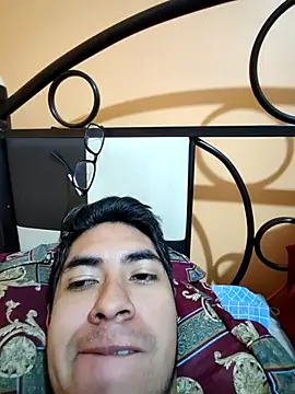 Snapshot of Aryane25 chatting on March 18, 2:42 pm Aryane25 online show from March 18, 2:42 pm