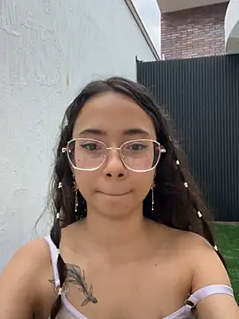 alicia-petite online show from February 5, 11:37 am