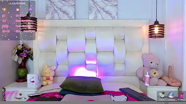 Snapshot of Sophia_Valentina chatting on June 12, 8:30 pm Sophia Valentina online show from June 12, 8:30 pm
