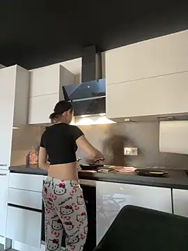 Just-Lilly online show from May 1, 2:32 pm