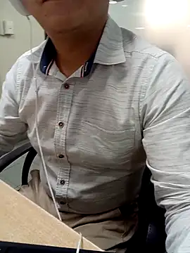 Snapshot of tresporcincoesmimedida chatting on February 3, 7:30 pm tresporcincoesmimedida online show from February 3, 7:30 pm