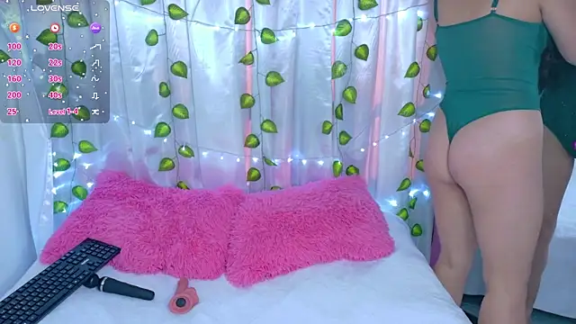 Snapshot of AlannaSmiless chatting on March 1, 12:51 pm AlannaSmiless online show from March 1, 12:51 pm