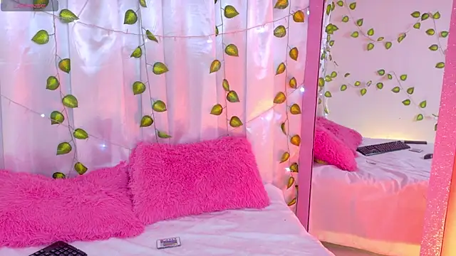 Snapshot of AlannaSmiless chatting on March 12, 1:39 pm AlannaSmiless online show from March 12, 1:39 pm