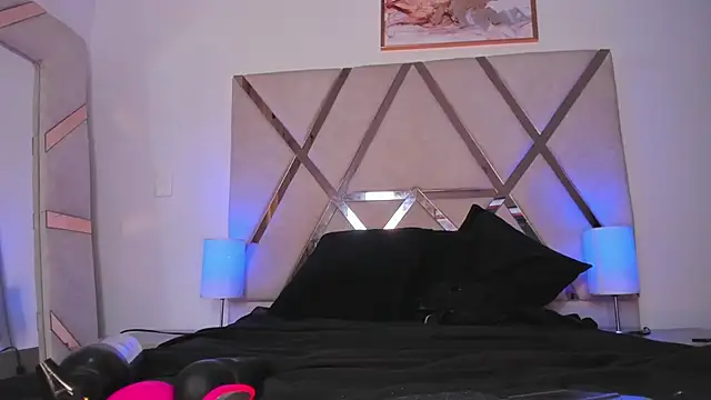 Lucia velez online show from March 14, 3:12 am