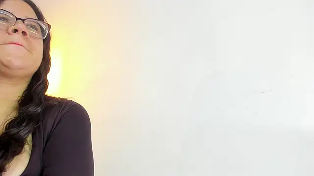 Snapshot of RousMature chatting on March 21, 9:51 pm RousMature online show from March 21, 9:51 pm