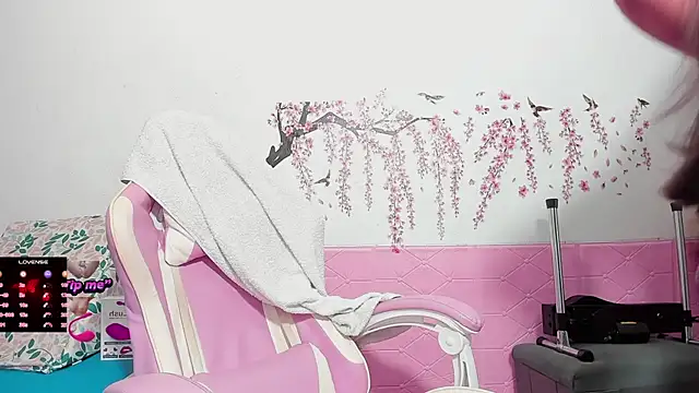 Snapshot of sara_hot_3 chatting on February 4, 12:44 pm sara hot 3 online show from February 4, 12:44 pm