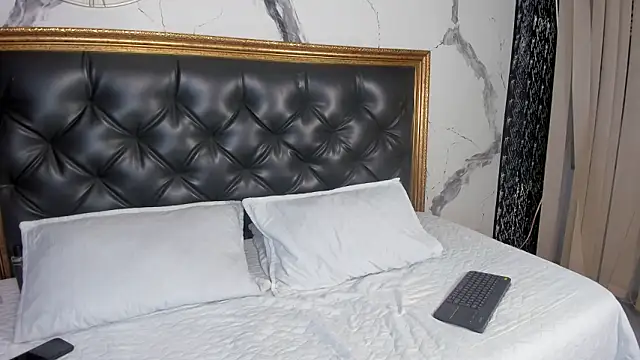 Snapshot of NathanaelFox chatting on February 11, 5:12 am NathanaelFox online show from February 11, 5:12 am