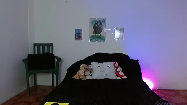 Snapshot of miadavisXXX chatting on March 6, 7:32 pm miadavisXXX online show from March 6, 7:32 pm