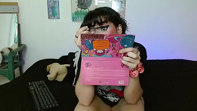 Snapshot of miadavisXXX chatting on March 25, 7:42 pm miadavisXXX online show from March 25, 7:42 pm