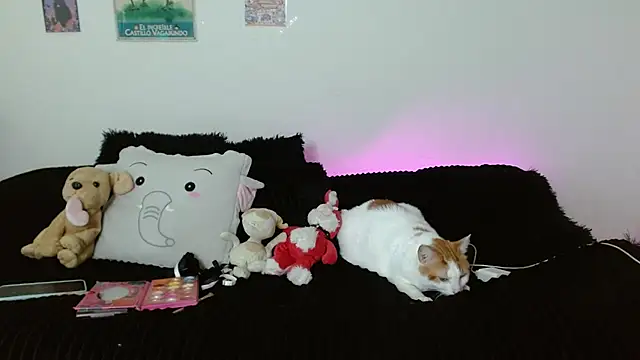 Snapshot of miadavisXXX chatting on March 26, 8:03 pm miadavisXXX online show from March 26, 8:03 pm