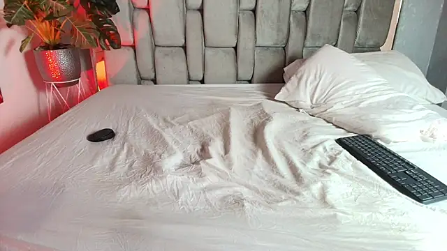 DaniDurango online show from February 9, 9:30 pm