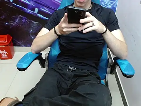 Anthony Rays online show from February 9, 6:45 pm