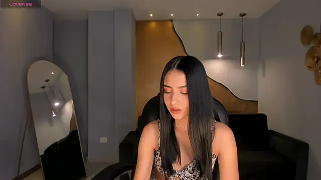 LucieMartin online show from May 4, 7:32 pm