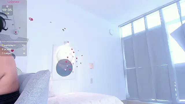 Snapshot of paulina_soul chatting on March 17, 3:48 pm paulina soul online show from March 17, 3:48 pm