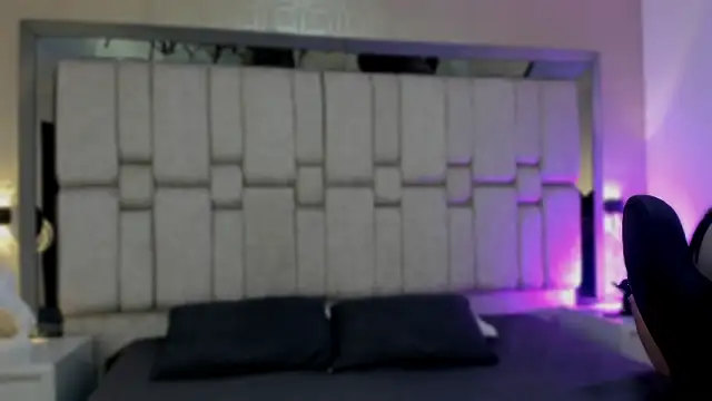 ValeryCooper18 online show from February 3, 8:03 pm