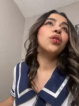 loveegirll1 online show from February 3, 6:40 am